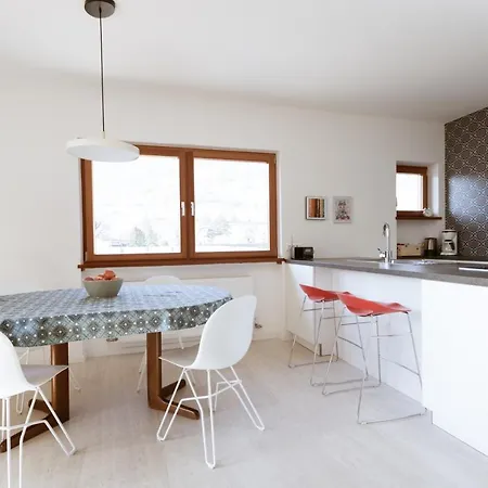 Apartment Schöne Am Stadtrand Von Valentinhof